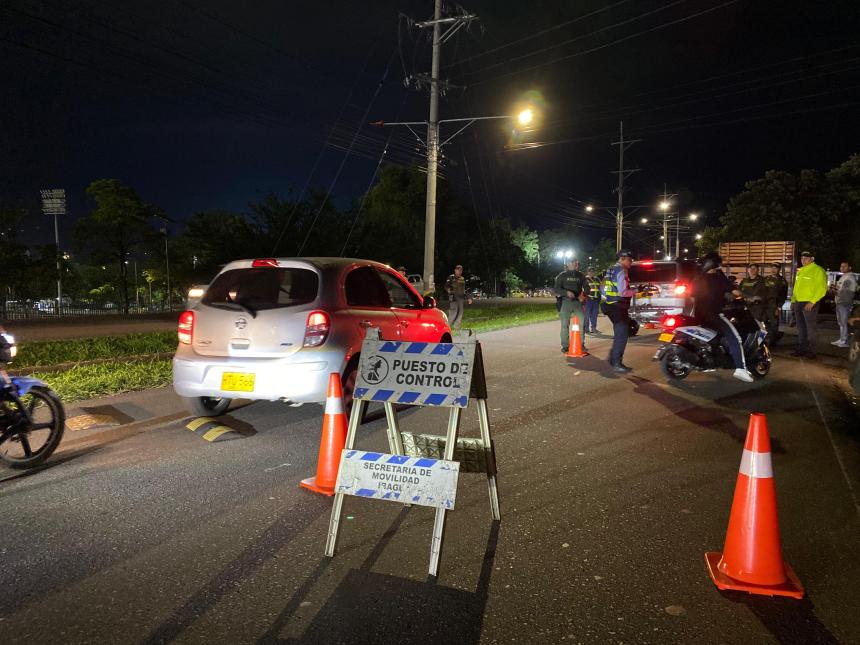 Autoridades sancionan a 37 conductores y retienen 19 vehículos por piques ilegales en Ibagué