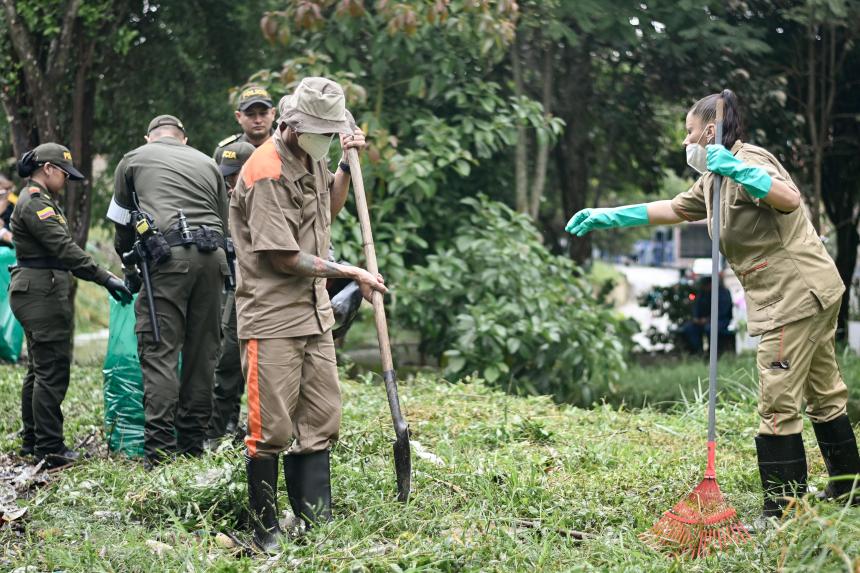 ¿A lo Bukele? Esto hicieron los reclusos de Ibagué en parques y barrios de la ciudad  