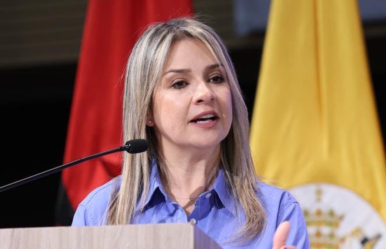 Vicky Dávila se va con toda y revela su equipo para ganar la presidencia