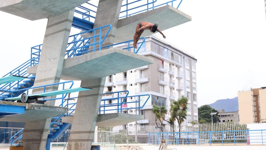 ¡Regresan los clavados a Ibagué! Tras una década, la ciudad recupera su emblemática plataforma