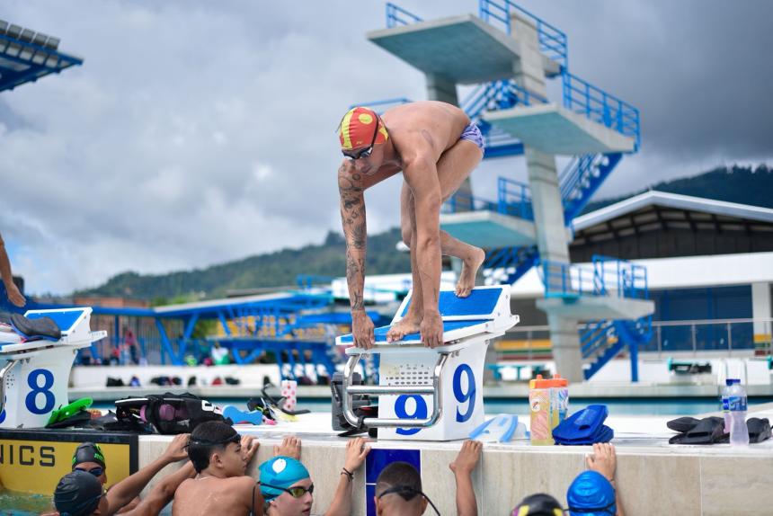 Alcaldía de Ibagué habilita entrenamientos en la Piscina Olímpica de la calle 42