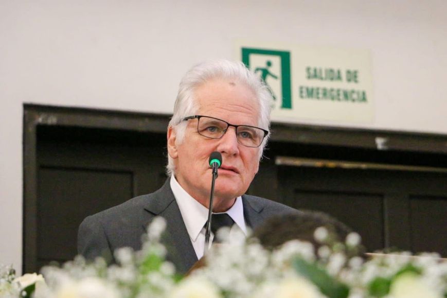 Miguel Uribe Londoño entra a la carrera presidencial por el Centro Democrático en reemplazo de su hijo asesinado