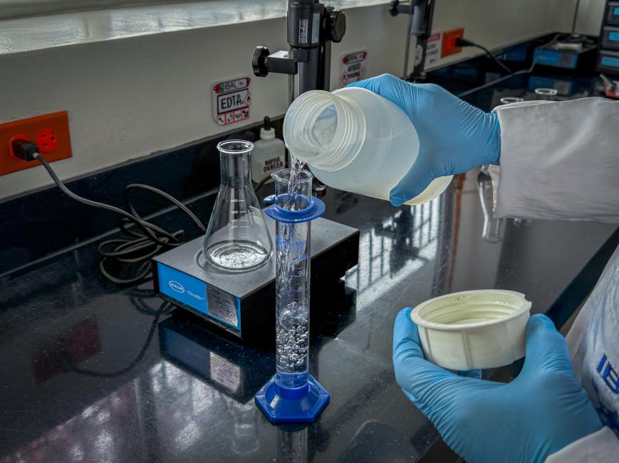 Laboratorio del IBAL, entre los mejores del Tolima en control de calidad del agua