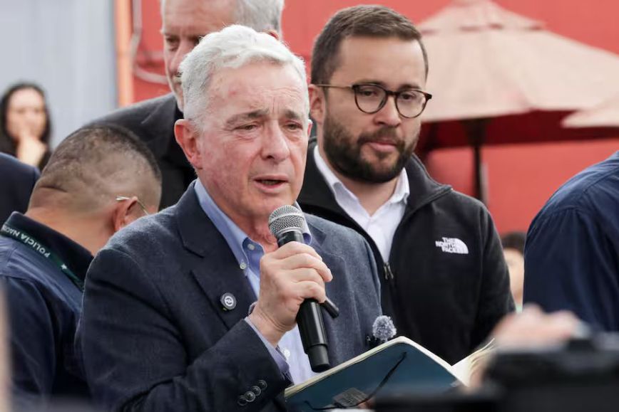 Álvaro Uribe buscará regresar al Senado en 2026: así fue el anuncio del Centro Democrático
