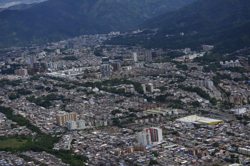 Alcaldía de Ibagué presenta al Concejo proyectos para vías, programas sociales y legalización de predios
