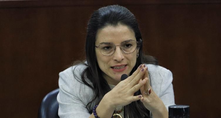 Congresista Martha Alfonso señala que, pese a reclamos de la Gobernación, el Gobierno entregó maquinaria al Tolima