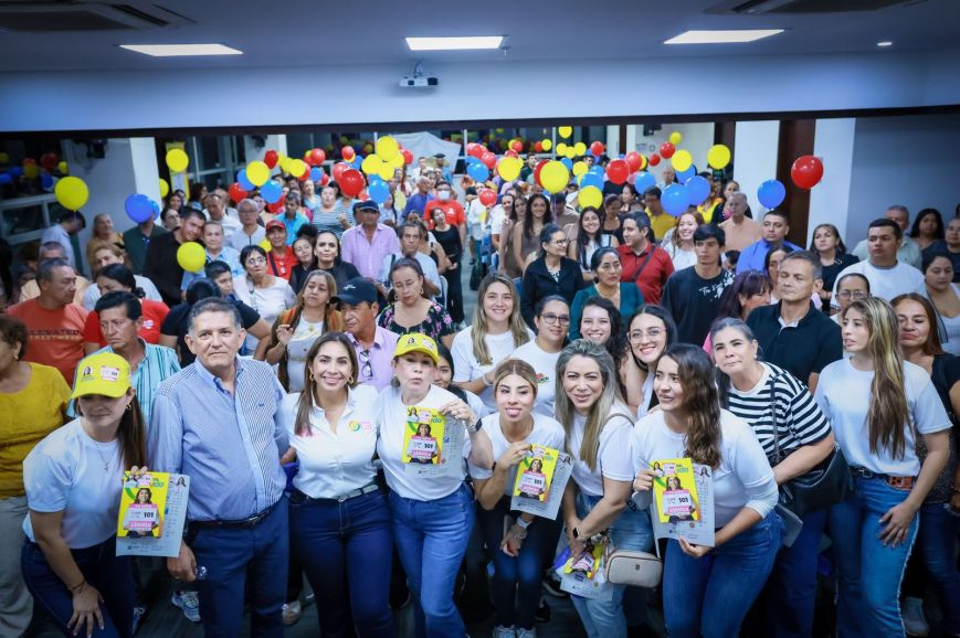 Equipo Soy Franco anuncia respaldo a Carolina Hurtado a un mes de elecciones al Congreso