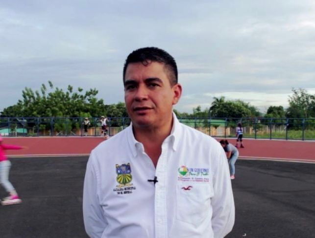 Fiscalía judicializa a exalcalde de El Espinal por presuntas irregularidades en contrato de transporte escolar rural