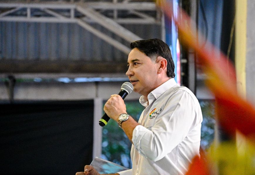 Andrés Hurtado denuncia suplantación de identidad y falsedad en documento ante la Fiscalía y el CNE