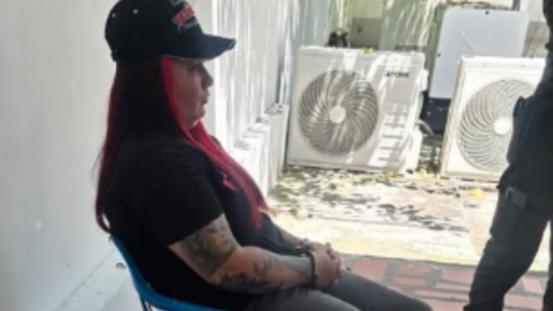 “Es de un familiar”: lo que dijo dragoneante del Inpec capturada con arma en evento político en Honda